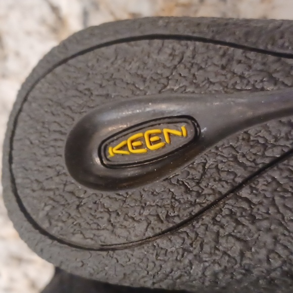 KEEN Howser II Women's Quilted Wrap Arch Support Water Resistant Black Shoes NEW - Picture 15 of 16